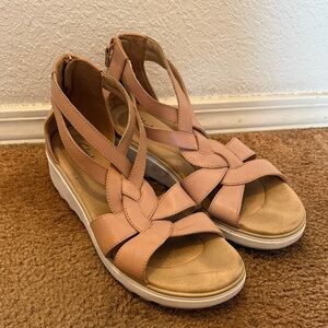 Clarks Women's Beige Strappy Sandals Size 11